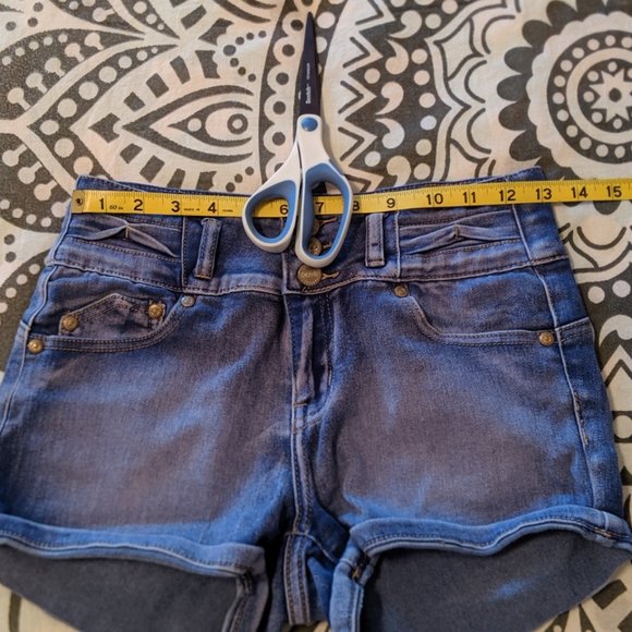 3/$20 / Kaba / Denim Shorts - Picture 6 of 7